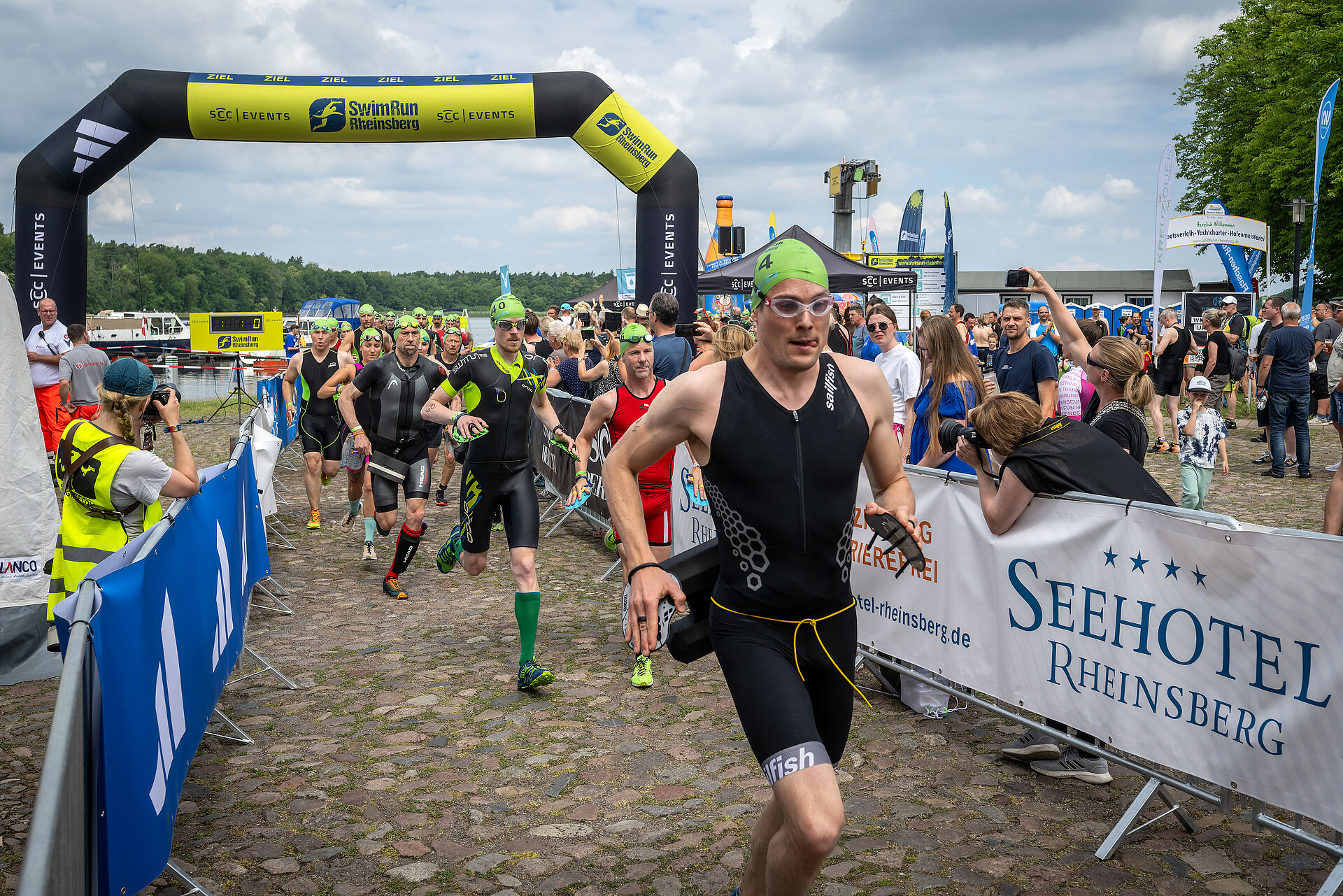 SwimRunner am Start © SCC EVENTS / Tilo Wiedensohler