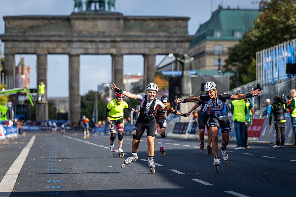 BMW BERLIN-MARATHON Inline Skating: Highlight on wheels - the ride through the Brandenburg Gate 2024 @ SCC EVENTS/Tilo Wiedensohler